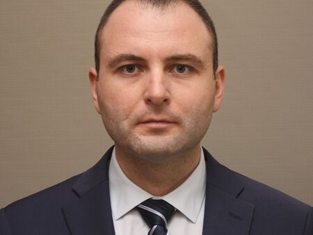 Евгени Симеонов е новият особен търговски управител на Лукойл