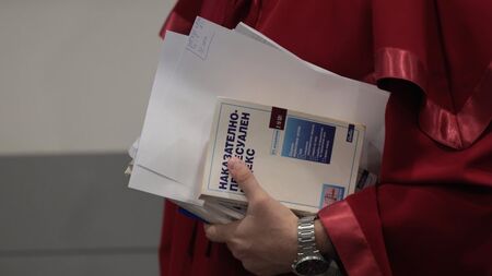 Схемата с точенето на НЗОК се разраства: Тече акция в още една клиника в Пловдив