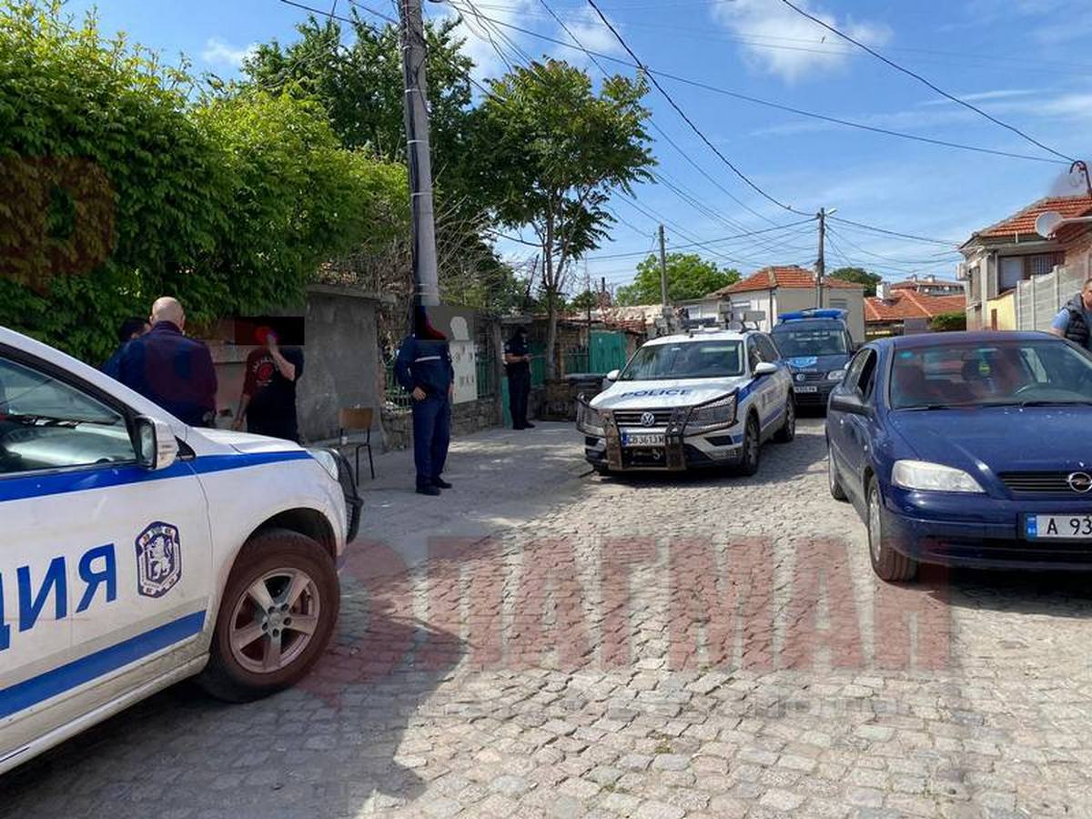 В имота са били и двама негови авери 28 годишният