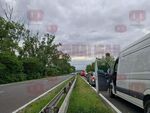 Заради хуманната мисия полицаите изцяло отцепиха движението, което в последните минути се изля като истинска река по асфалта
