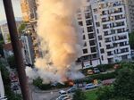 Пожар изпепели 6 коли на паркинг, умишлен палеж ли е (ВИДЕО)