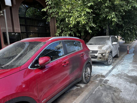 Подпалиха дипломатически автомобили на българското посолство в Скопие