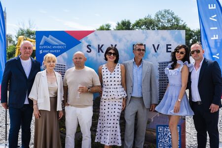 Първа копка на Sky Five в Бургас – пет 24-етажни сгради променят облика на града (СНИМКИ)