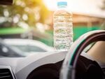 Защо задължително трябва да слагате бутилки с вода стоят до прозорците