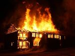 72-годишният Драго Петков е останал заклещен в горящата къща