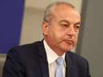 Без ръст на минималната заплата до 2028 г. и нови осигуровки за част от държавния сектор
