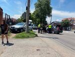 Трима души и дете пострадаха след удар в дърво и преобръщане на автомобил в Карнобатско