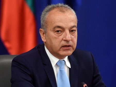 Гълъб Донев представи бюджет 2026: Дефицитът е реален, прекомерен и не игра с числа