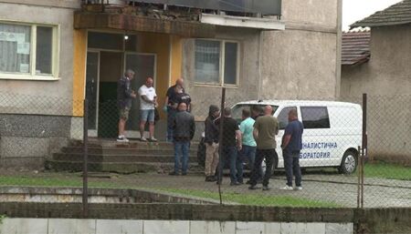 Заподозреният за тройната трагедия в Угърчин сменял два пъти дрехите си
