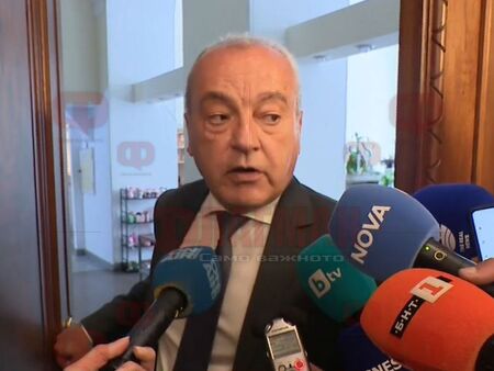 "Бюджетът на реалността": Таван на заплатите в държавните фирми, по-скъпи винетки и удар по онлайн хазарта