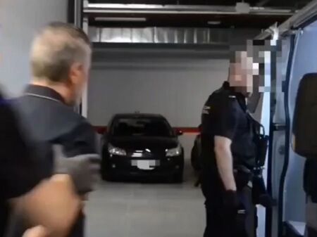 Един от най-издирваните убийци в света се скри под носа на всички
