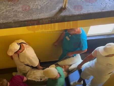 Ад за пациенти и медици: По стъпалата на спасението влачат в одеяла хора между живота и смъртта
