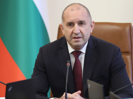 Радев събра министрите за инвестициите: Държавата тръгва към по-малко бюрокрация за бизнеса