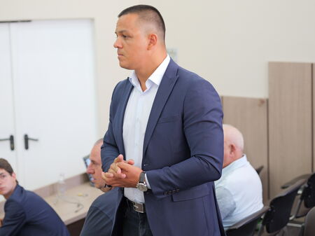 Заради пропукано мнозинство: Отрязаха договора на Цанко Цанков за басейна във Ветрен наполовина