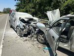 Ранени са водачите на двата автомобила, откарани са по спешност в болница