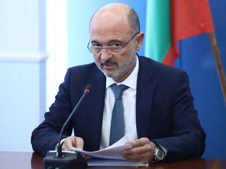 Топ лекар от „Пирогов“ и бивш министър застава начело на НЗОК