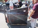 Палет с 80 на брой кутии, съдържащи големи флакони с райски газ, са иззели криминалистите от арестуваните
