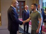 Продължих разговорите с президента Зеленски миналия месец. Той настина предложи отново да закупят реакторите. Аз му предложих друго, каза Румен Радев