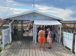 Достъпът до традиционно свободни и безплатни зони за калолечение е ограничен, а всяка година концесионерът вдига таксата