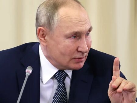 Руските жени отказват да раждат, нацията се топи с до 800 000 души на година  2. Подзаглавие Въпреки бруталната цензура върху статистиката, наложена от началото на 2025 г., и възраждането на съветския орден „Майка героиня“, войната превръща кризата в
