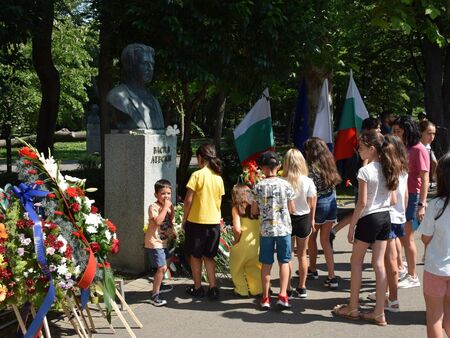 Бургас ще отбележи 189 години от рождението на Васил Левски с военен ритуал и поднасяне на венци