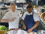 Внезапно почина шеф Дом Тейлър, звезда от Five Star Kitchen