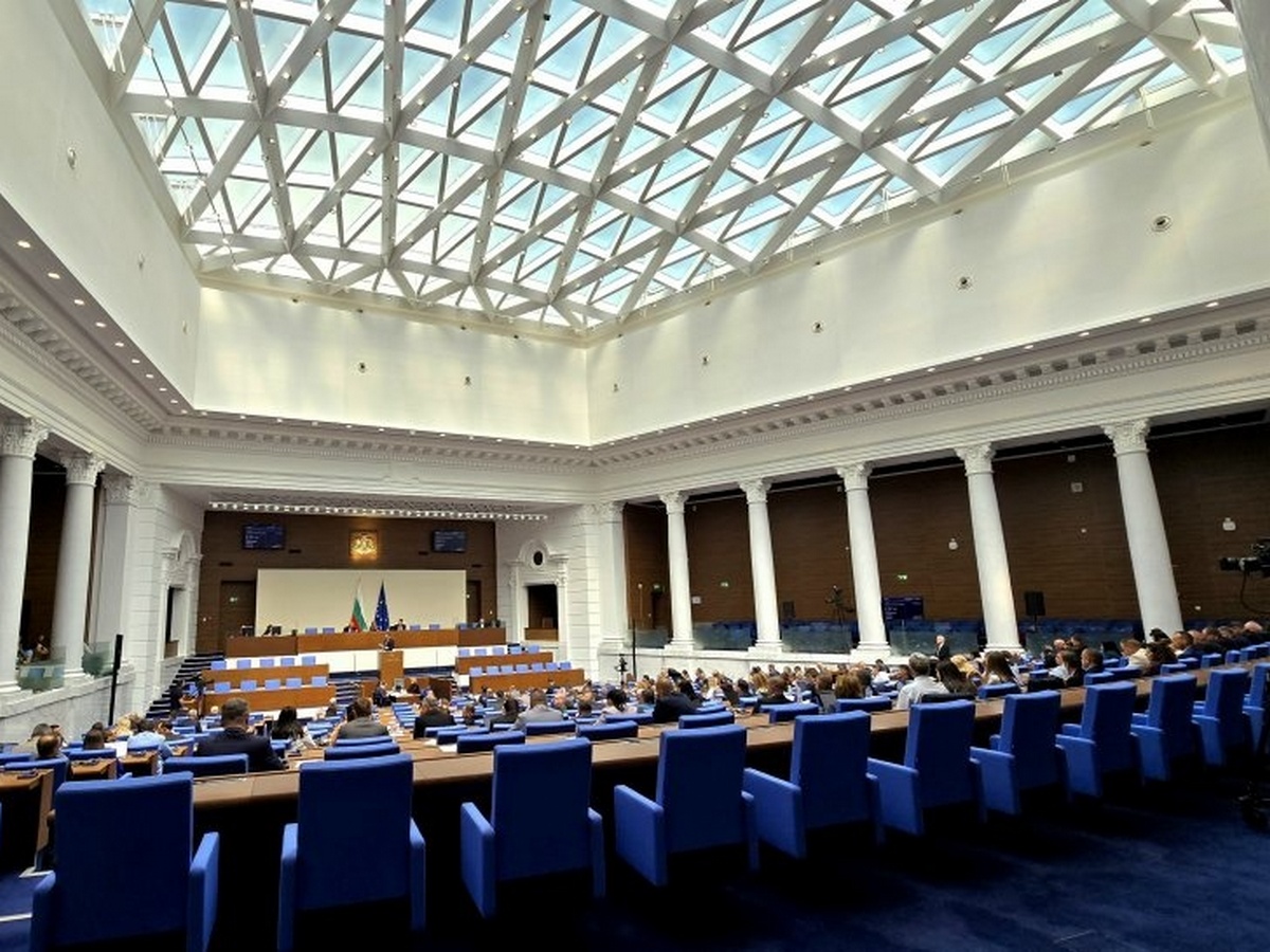 Проектът предвижда 56 8 млрд евро разходи лични осигуровки за