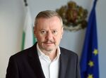 След рокадата в НДК министърът продължи проверките, разкри семеен търг в държавно дружество и постави под въпрос съдбата на ценни имоти