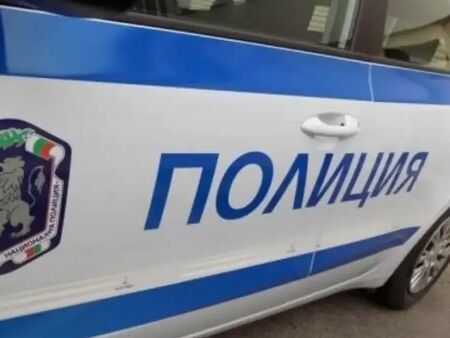 Мъж блъсна с кола бившата си съпруга и счупи двете ѝ ръце