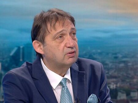 Шишков разкри пътната схема: Един ден отвори крана за над 1 млрд. лева аванси