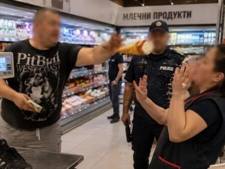 Мъж претегли обувките си и замеря продавачка със сладолед в Монтана