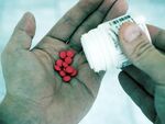 Тръмп дава 2 години на фармацевтичните компании, после ги удря с 200% мито