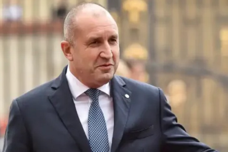 Според "Маркет ЛИНКС" доверието към Радев пада, но партията му печели убедително при избори днес