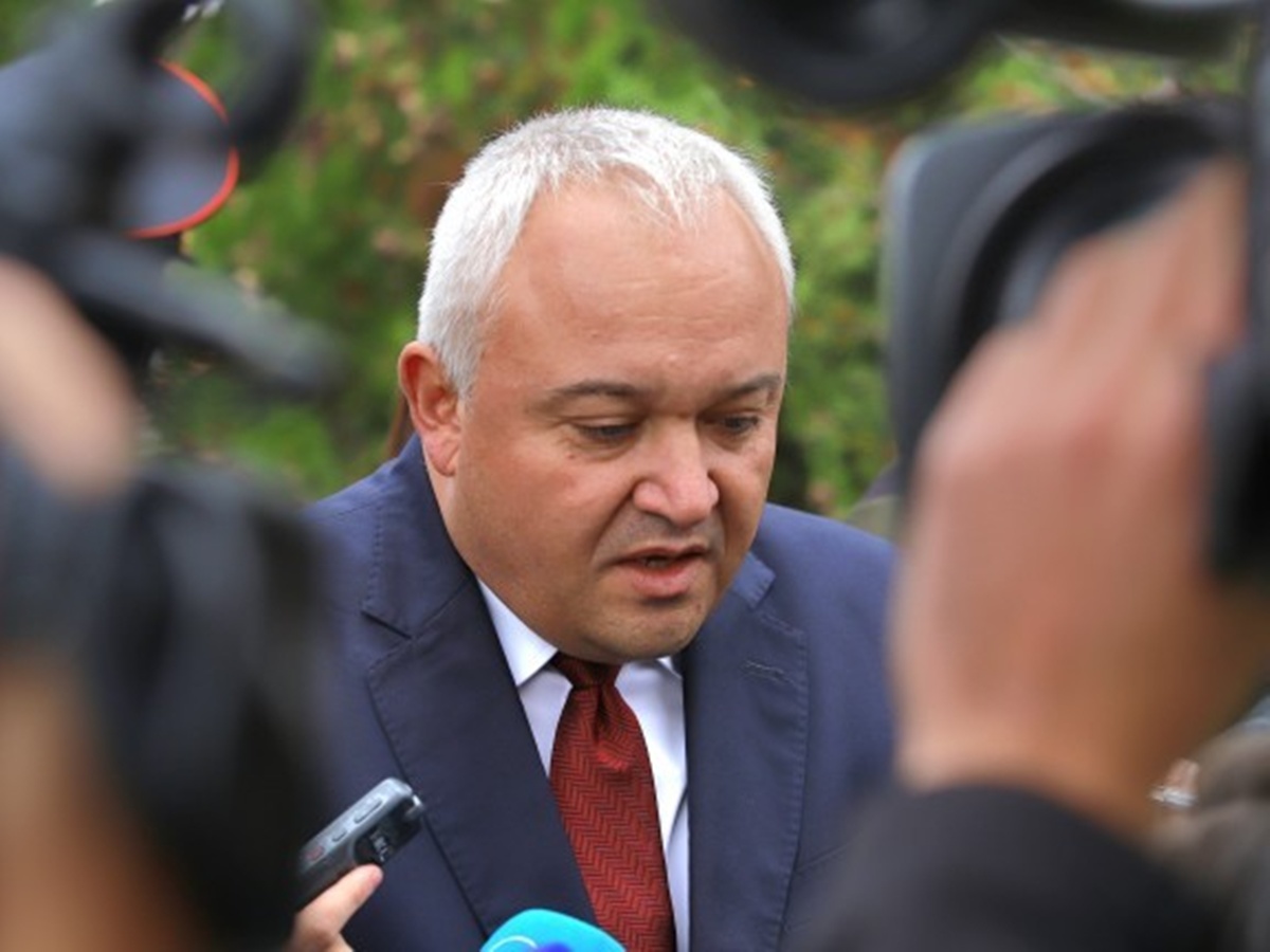 Доходите на лицето значително превишават разходите и също така има