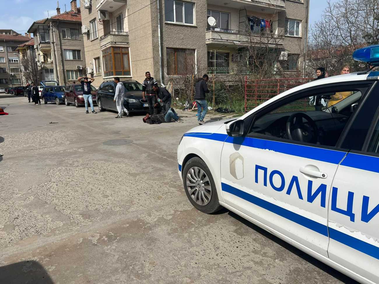 В сблъсъка са участвали над 30 човека Четирима души са