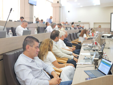 Започна 40-ото заседание на Общинския съвет в Бургас (СНИМКИ)