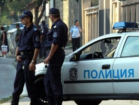 Двама нападнаха и ограбиха 18-годишни край параклис в Созопол