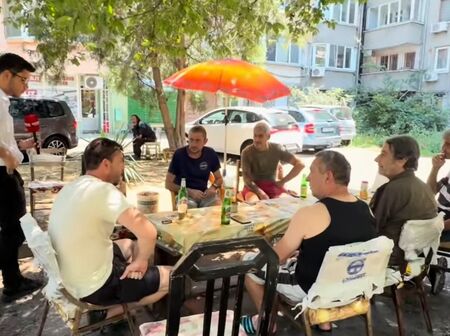 Кошмар в ж.к. "Братя Миладинови": Пянски катун пред НОИ, десетки семейства не могат да спят (ВИДЕО)