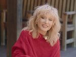 Алла Пугачова тръгна с бастун след тежко падане
