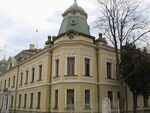 Иван Панайотов е дългогодишен митнически служител с богат професионален опит и експертиза в областта на митническото и акцизното законодателство