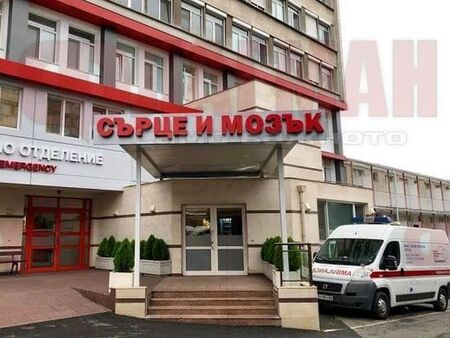 Лекари от Бургас се борят за живота на англичанин след катастрофа в Свети Влас