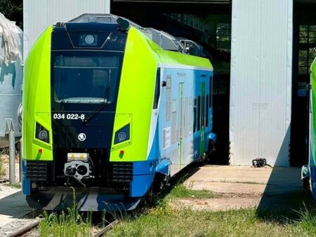Ура! 20 чисто нови влака тръгват по релсите от понеделник