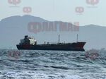 Атаките край Йемен и Иран поставят под натиск два от най-важните маршрути за търговията с петрол. Блокиране на корабоплаването увеличава разходи за застраховане и доставки