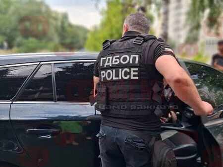 Трима задържани във ВиК-Бургас: Прокуратурата разследва схема с манипулирани водомери