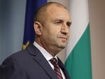 Безпилотният апарат не е бил засечен нито от българска, нито от румънска страна, службите тепърва установяват откъде е дошъл, посочи Радев