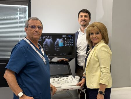 Новият ESAOTE извършва стандартната ехография на вътрешните органи, но надгражда традиционното изследване с методи, които дават допълнителна информация за състоянието на тъканите.