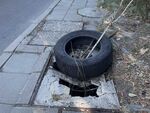 Сигнал до Флагман.бг: Неравни алеи и отворени шахти застрашават пешеходците край Парк "Езеро", вземете мерки