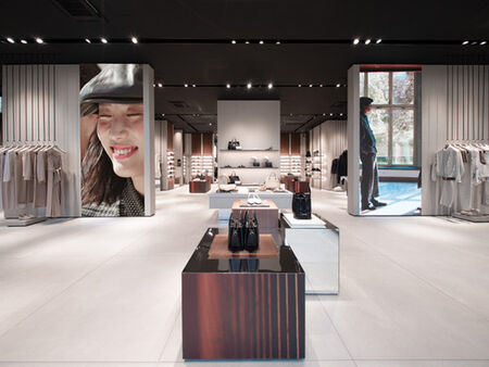 Emporio Armani отвори нов монобранд магазин в Бургас, през септември отваря и първото Armani/Caffè в България