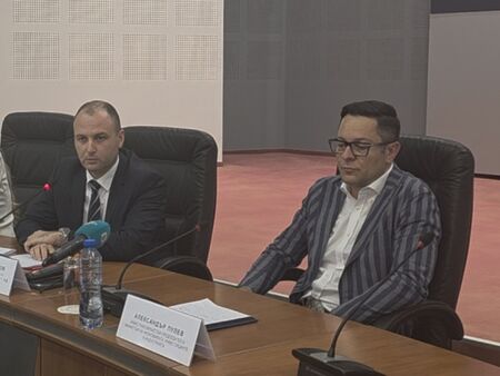 Александър Пулев от Бургас: Предотвратихме срив на пазара и шоково поскъпване на горивата