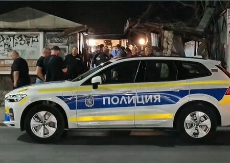 Обрат след полицейската акцията в Пловдив: Сред 16-те има непълнолетно момиче, откриха и газов пистолет